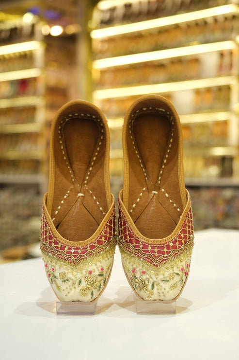 Gulrooh Ivory Festive Jutti