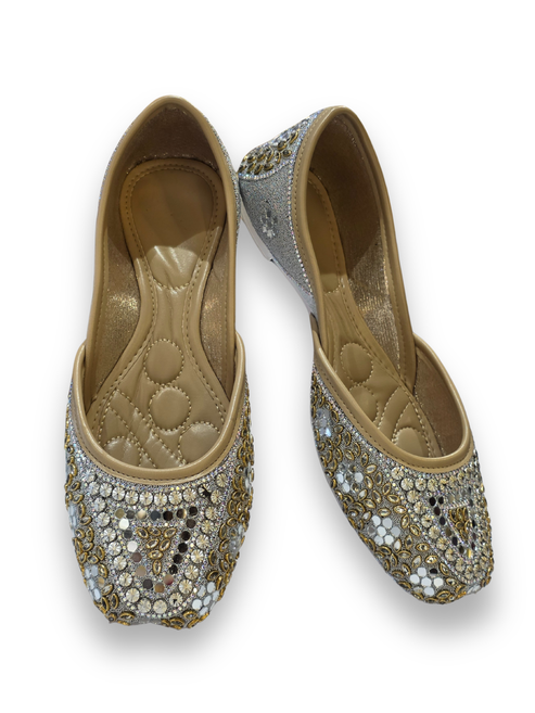 Ivory Gold Crystal Embellished Heritage Jutti